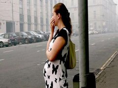  孕婦外出能戴防霧霾口罩嗎？孕媽可以長(zhǎng)期佩戴口罩嗎？